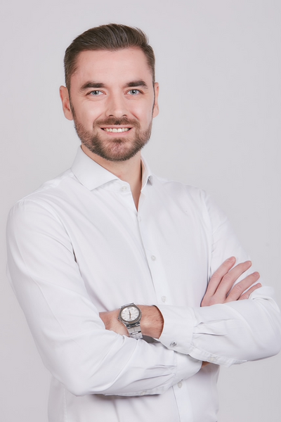 Dr. Adnan Plakalo — Médecin Esthétique Lausanne